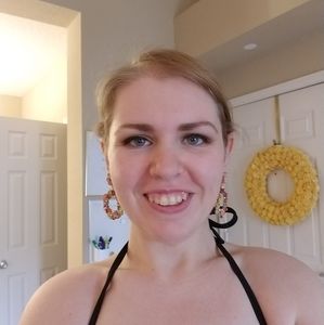 Meet your Posher, Elise